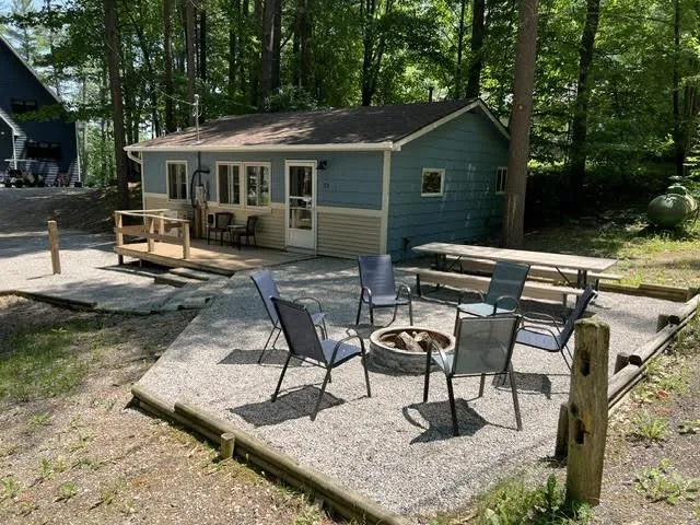 2341 Lake View Avenue East Bay Township, MI 49696