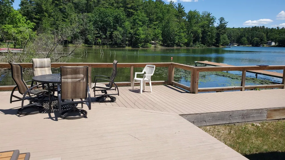 2341 Lake View Avenue East Bay Township, MI 49696