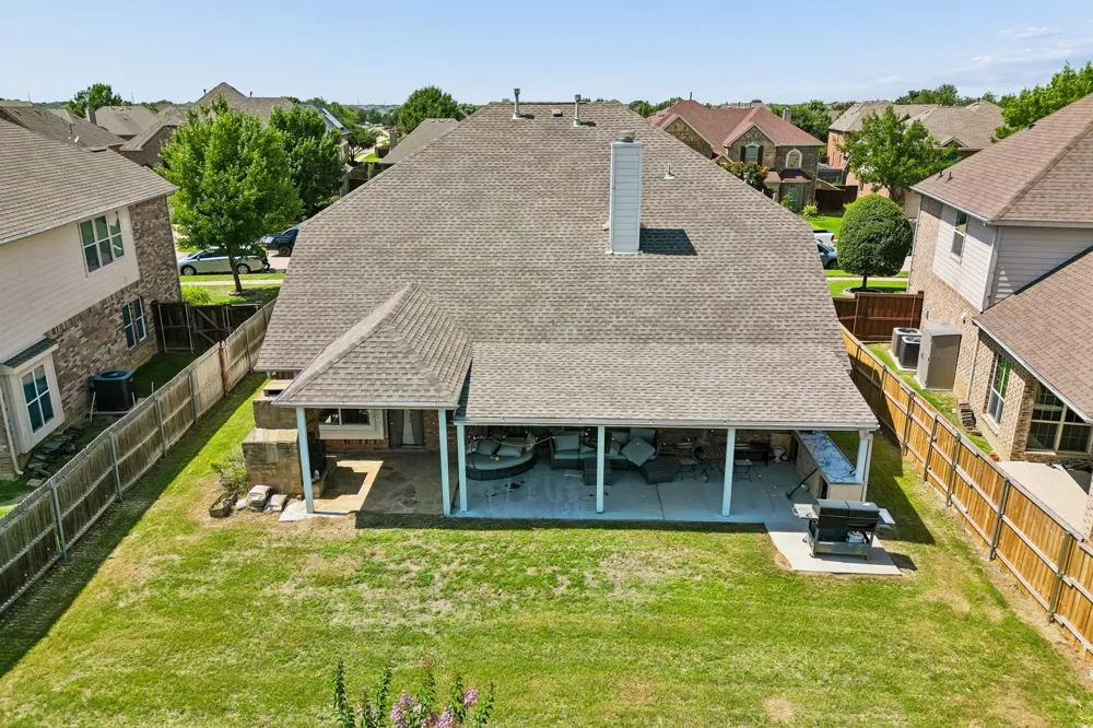 2715 Columbus Grand Prairie, TX 75054