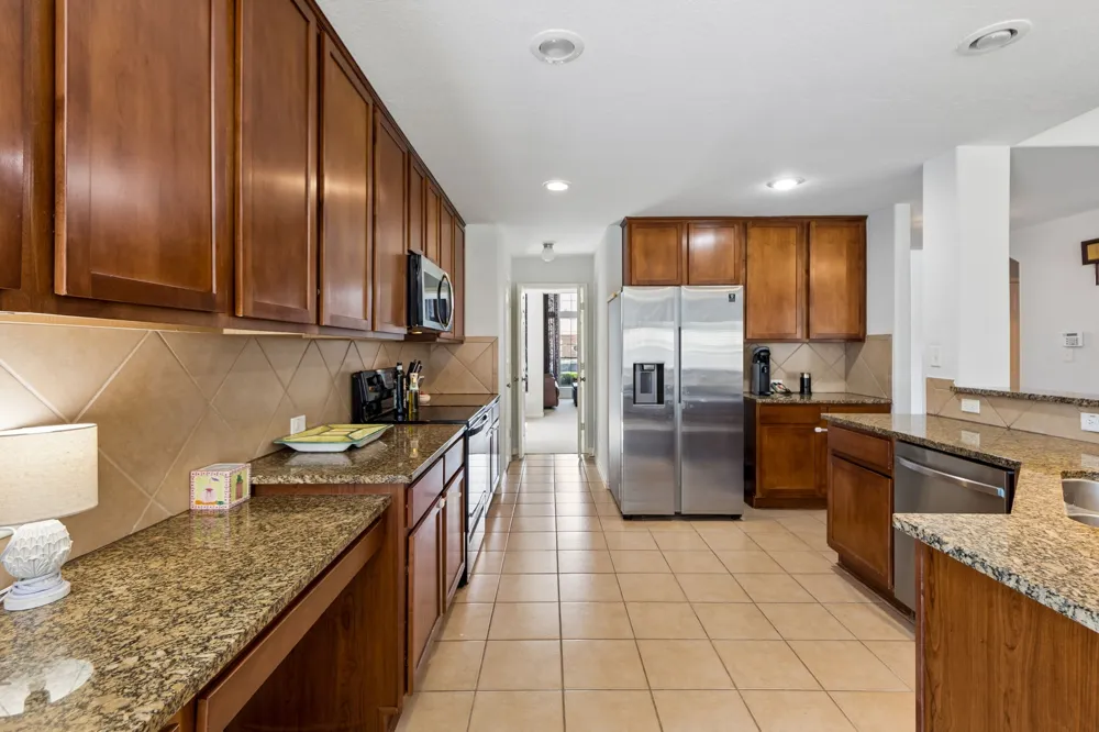 2715 Columbus Grand Prairie, TX 75054