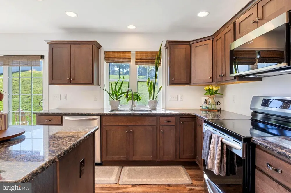 645 PIER DRIVE Lancaster, PA 17603