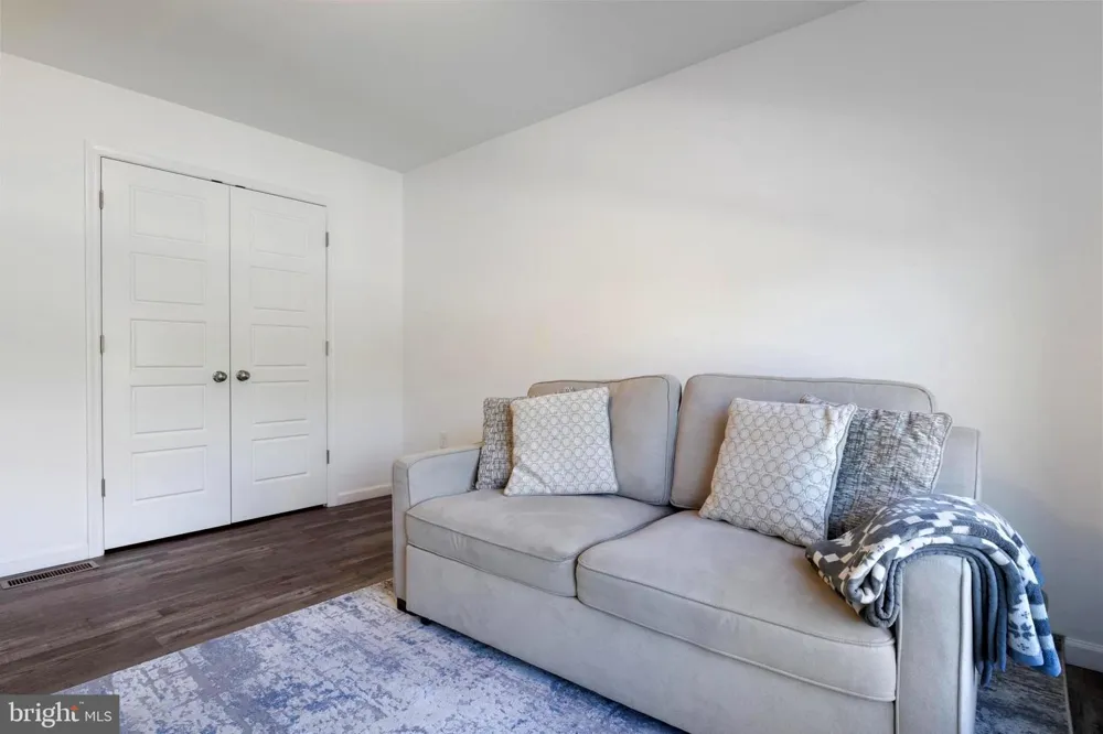 645 PIER DRIVE Lancaster, PA 17603