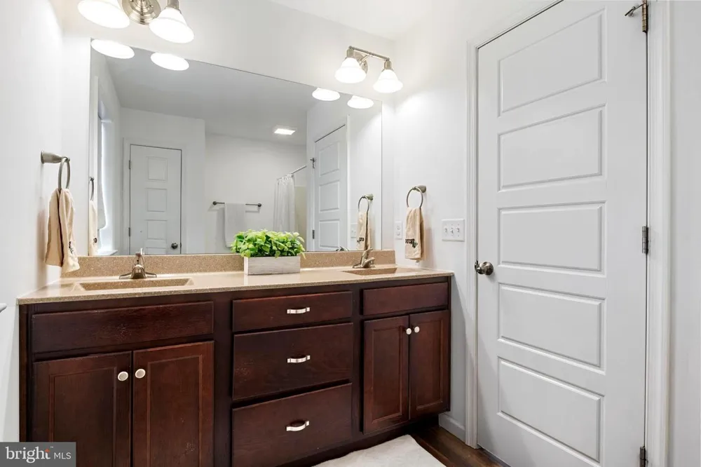 645 PIER DRIVE Lancaster, PA 17603