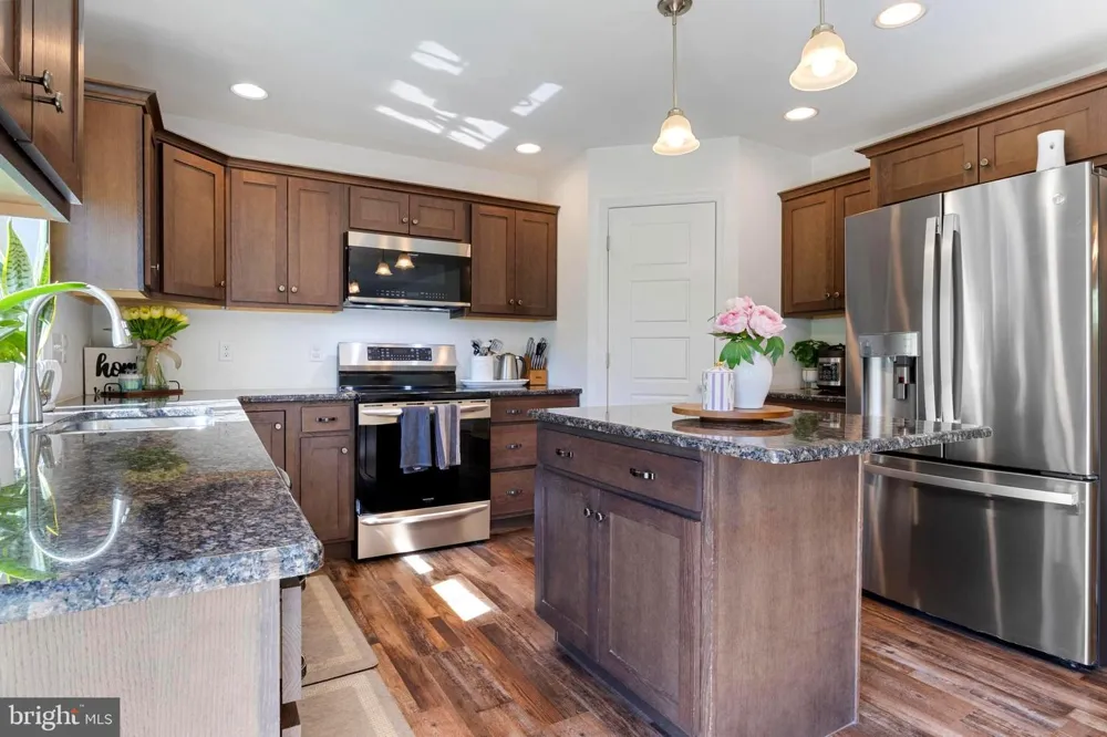 645 PIER DRIVE Lancaster, PA 17603