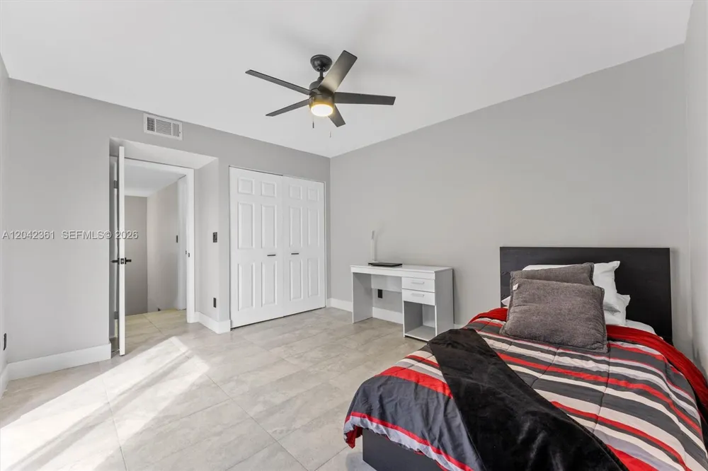11867 SW 13th Ct Davie, FL 33325