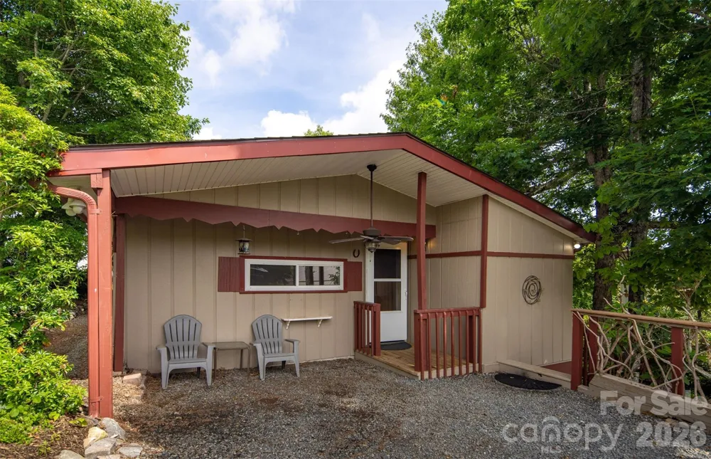 335 Snowshoe Loop Newland, NC 28657