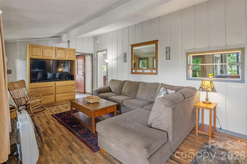 335 Snowshoe Loop Newland, NC 28657