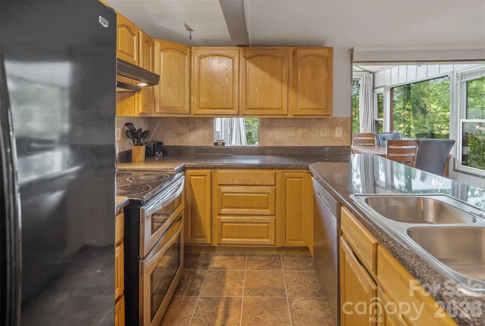 335 Snowshoe Loop Newland, NC 28657