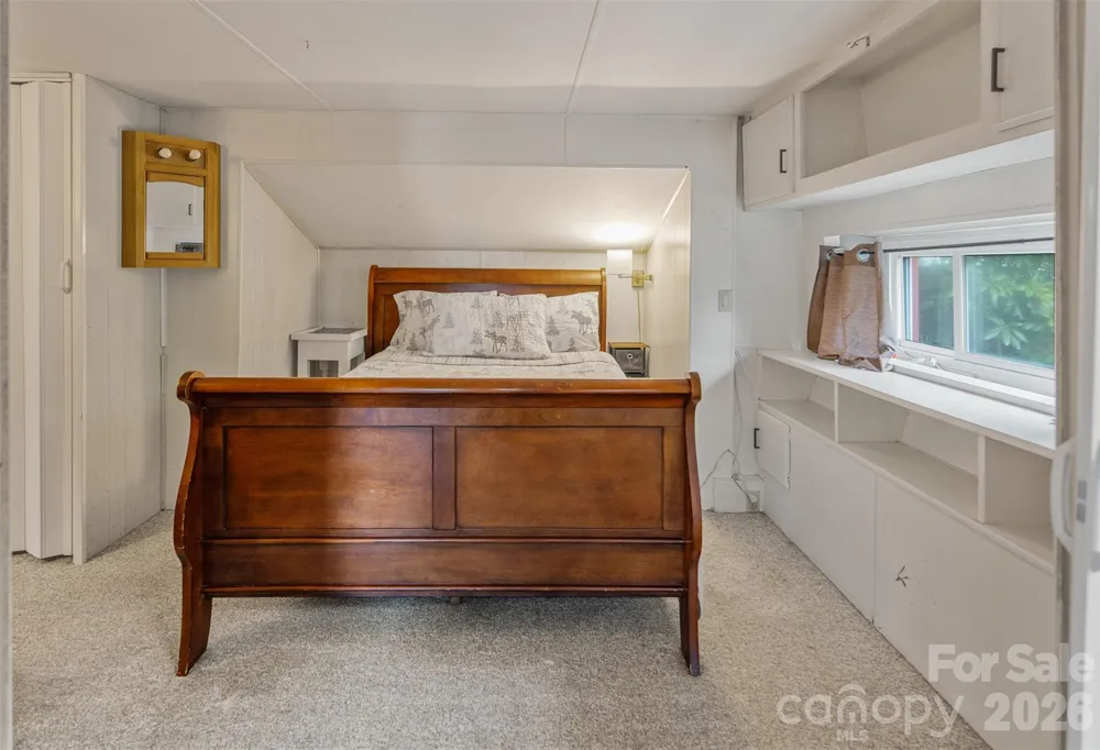335 Snowshoe Loop Newland, NC 28657