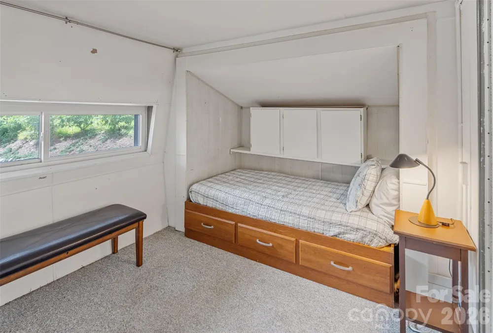 335 Snowshoe Loop Newland, NC 28657