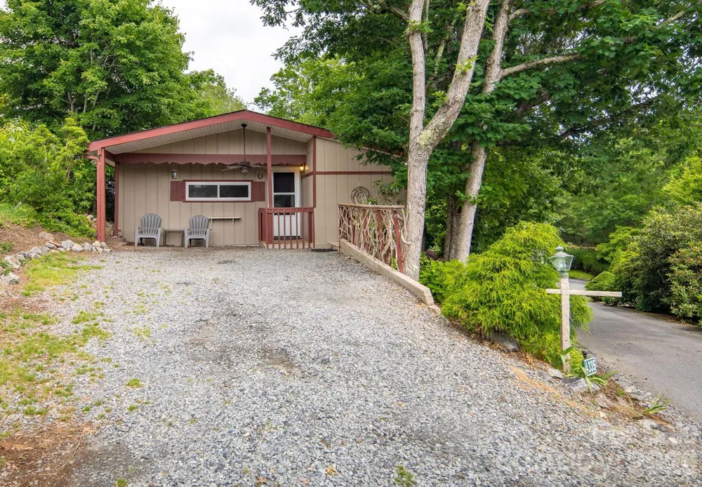 335 Snowshoe Loop Newland, NC 28657