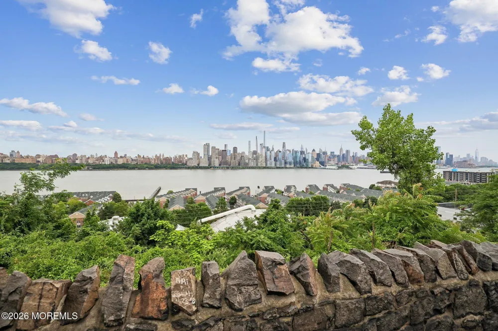 6515 Jfk Boulevard E #509 West New York, NJ 07093