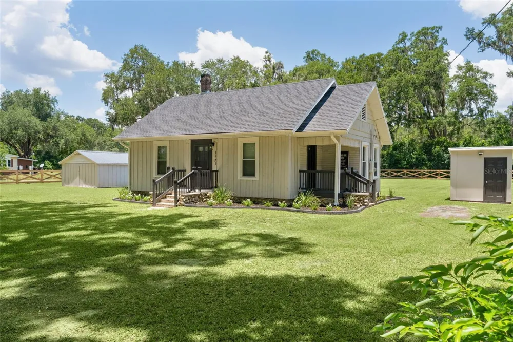 13281 SE 122ND PLACE Ocklawaha, FL 32179