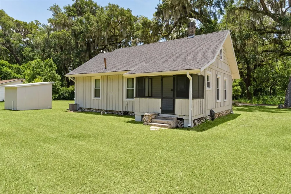 13281 SE 122ND PLACE Ocklawaha, FL 32179