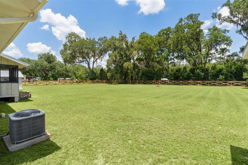 13281 SE 122ND PLACE Ocklawaha, FL 32179