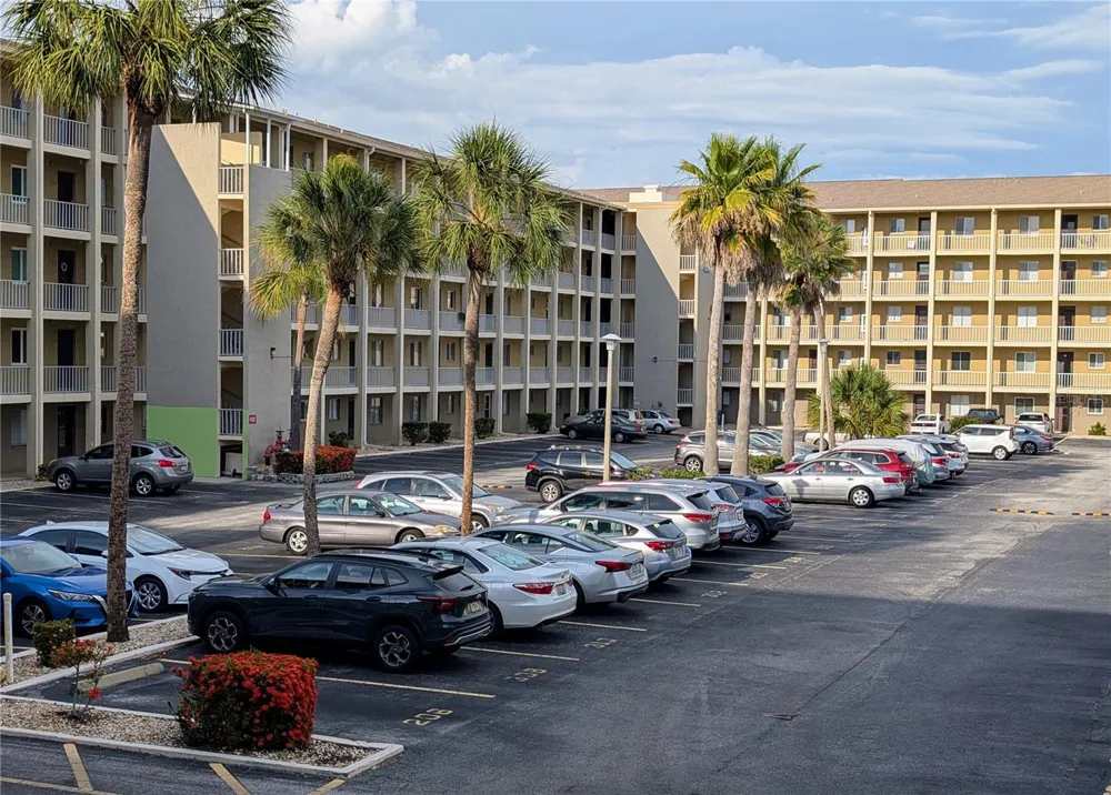 3714 LAKE BAYSHORE DRIVE #K-418 Bradenton, FL 34205