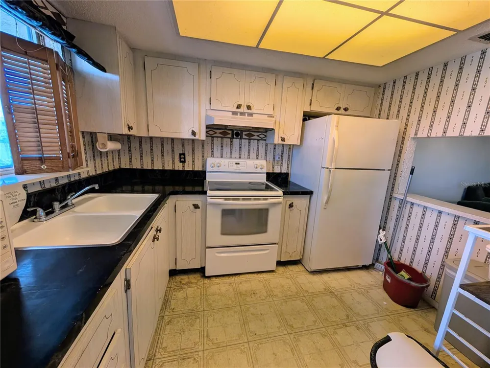 3714 LAKE BAYSHORE DRIVE #K-418 Bradenton, FL 34205