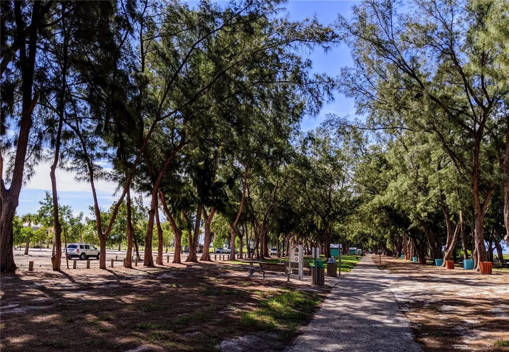 3714 LAKE BAYSHORE DRIVE #K-418 Bradenton, FL 34205