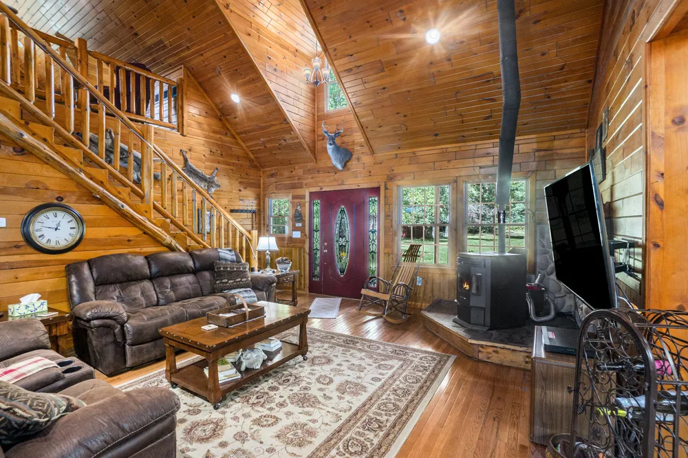 7 W 4 Mile Road Peacock Township, MI 49656