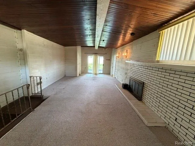 24502 Tuscany Avenue Eastpointe City, MI 48021