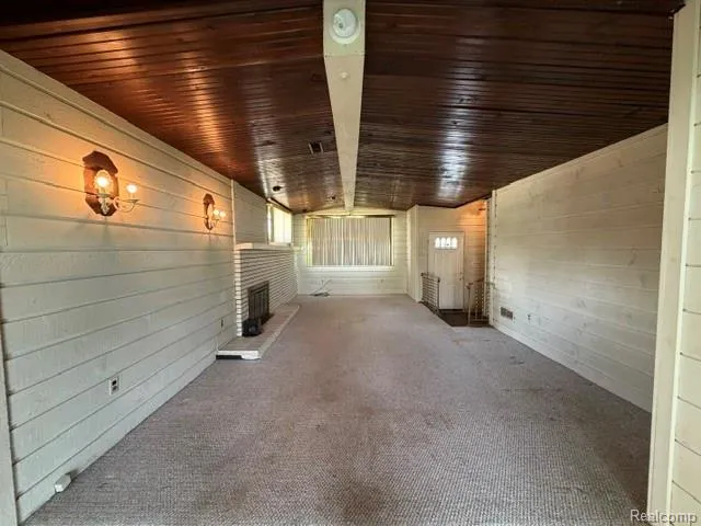24502 Tuscany Avenue Eastpointe City, MI 48021