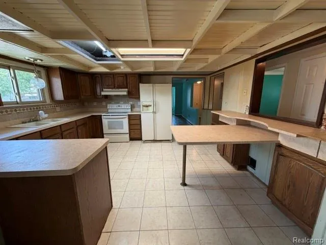 24502 Tuscany Avenue Eastpointe City, MI 48021