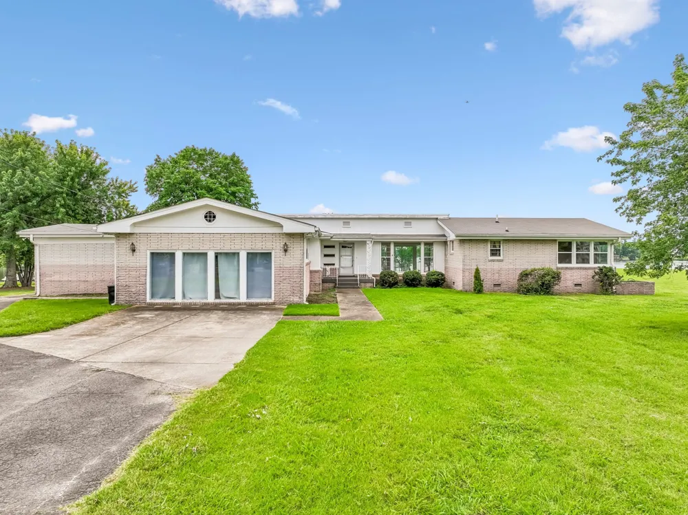 413 Private Dr Hendersonville, TN 37075