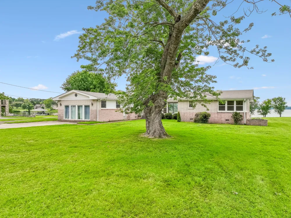 413 Private Dr Hendersonville, TN 37075