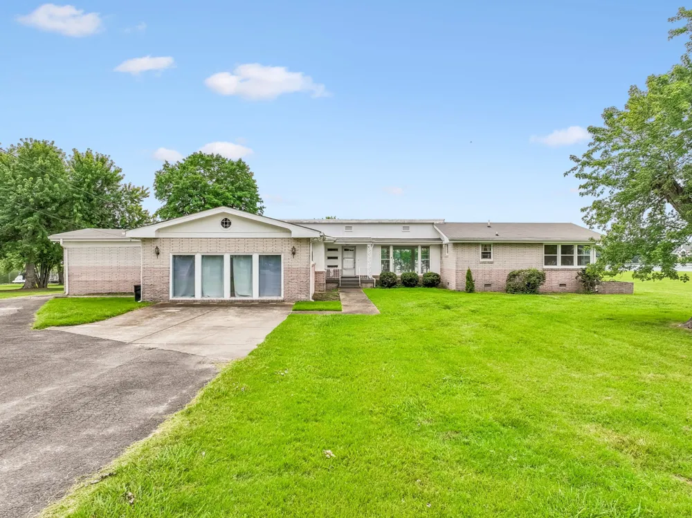 413 Private Dr Hendersonville, TN 37075