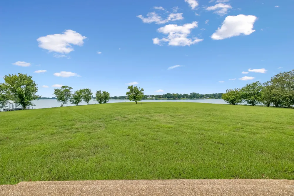 413 Private Dr Hendersonville, TN 37075