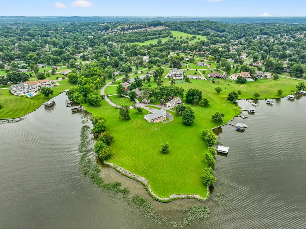 413 Private Dr Hendersonville, TN 37075