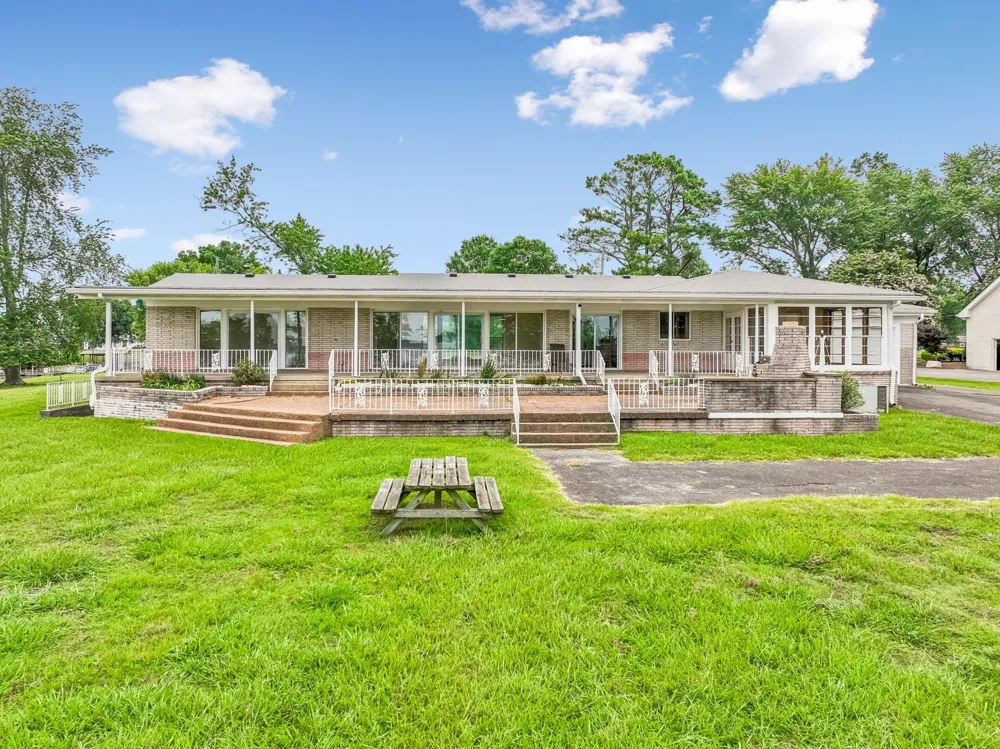 413 Private Dr Hendersonville, TN 37075
