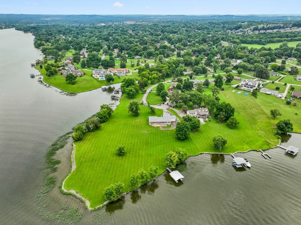 413 Private Dr Hendersonville, TN 37075
