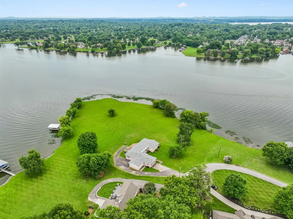 413 Private Dr Hendersonville, TN 37075