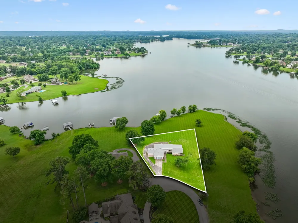 413 Private Dr Hendersonville, TN 37075