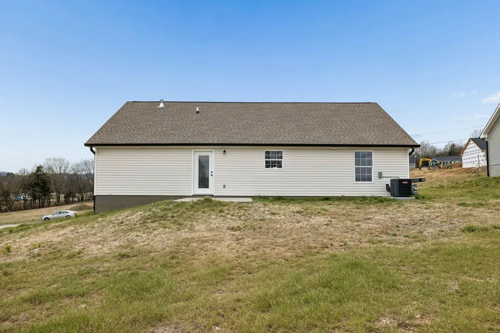 108 Crows Hill Dr Gordonsville, TN 38563