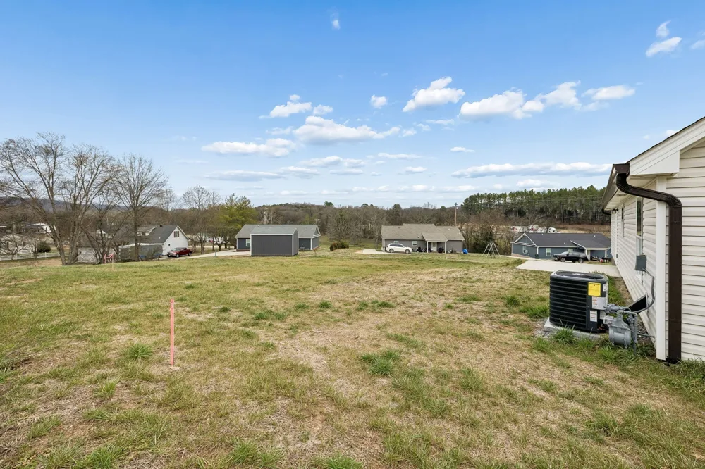 108 Crows Hill Dr Gordonsville, TN 38563