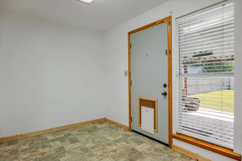 308 Hallvale Drive White Settlement, TX 76108