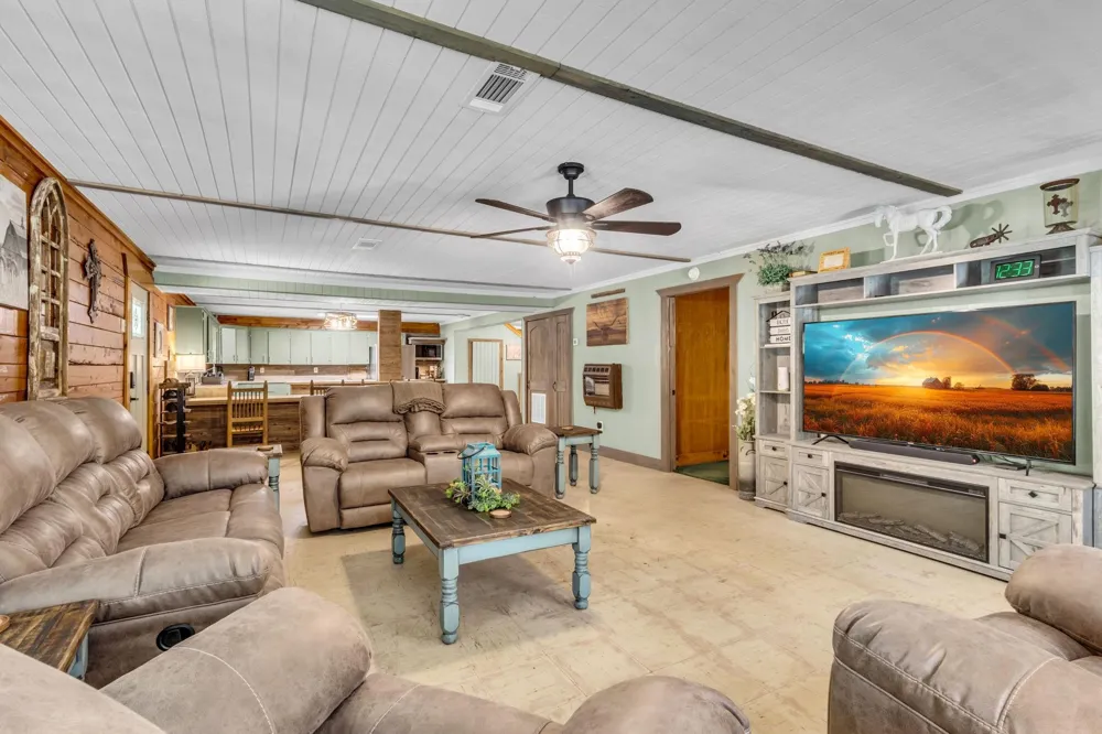 245 Pr 8368 Spurger, TX 77660