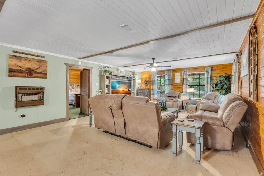 245 Pr 8368 Spurger, TX 77660