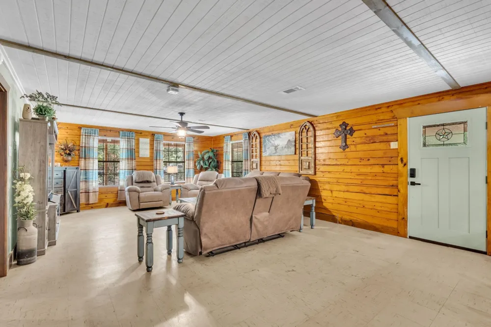 245 Pr 8368 Spurger, TX 77660