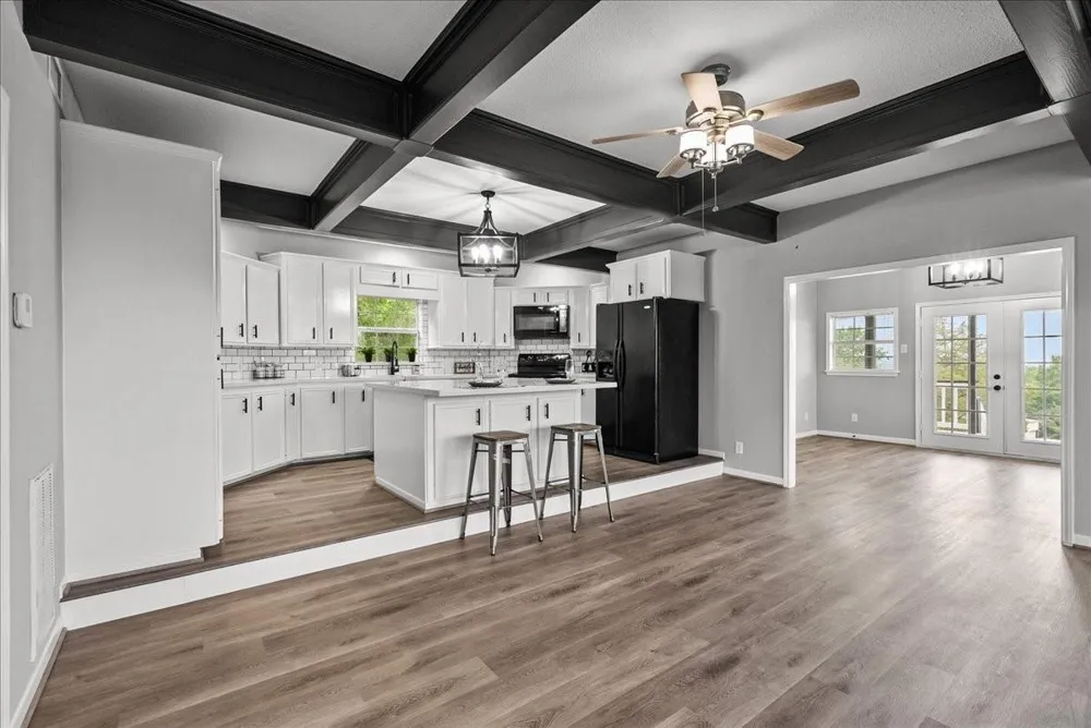 401 Paradise Drive Coldspring, TX 77331