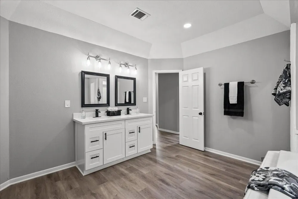 401 Paradise Drive Coldspring, TX 77331