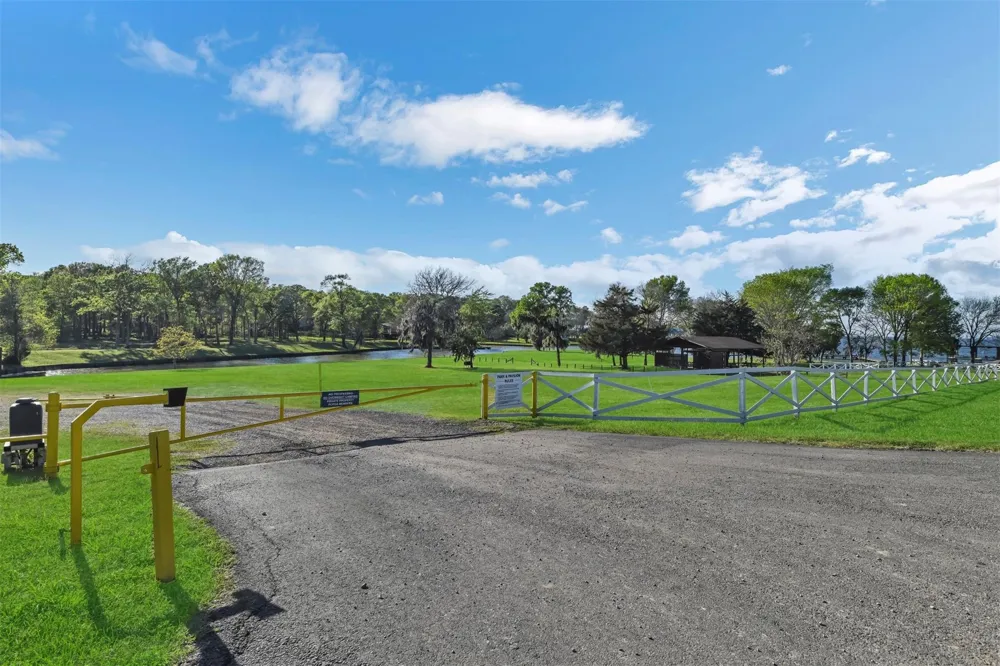 401 Paradise Drive Coldspring, TX 77331