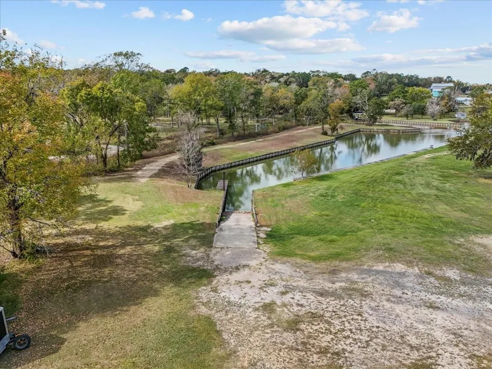 401 Paradise Drive Coldspring, TX 77331