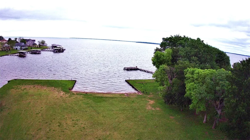 401 Paradise Drive Coldspring, TX 77331