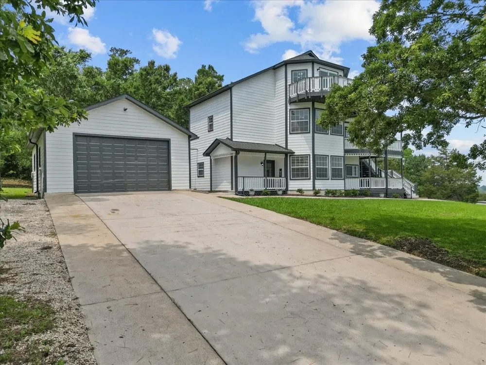 401 Paradise Drive Coldspring, TX 77331