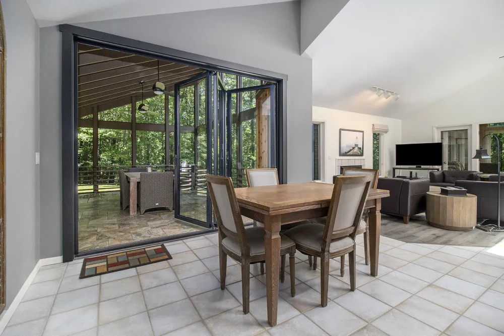 5410 W Oak Ridge Drive Ludington, MI 49431