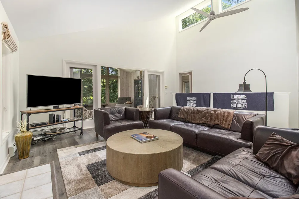 5410 W Oak Ridge Drive Ludington, MI 49431