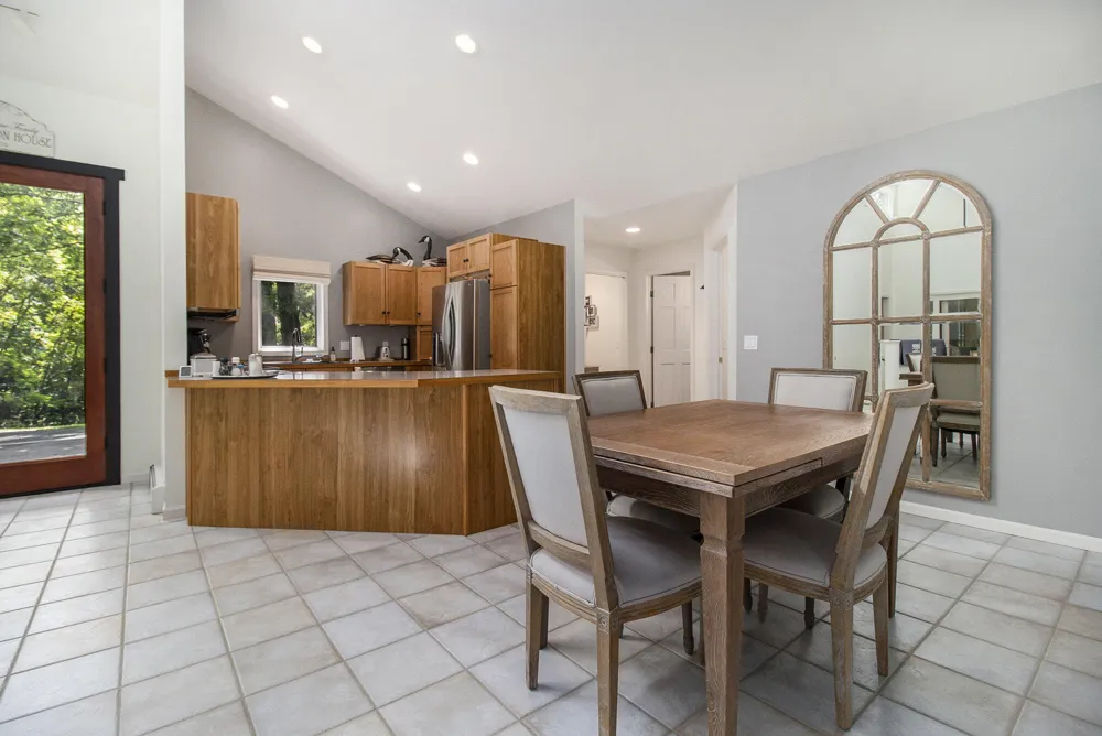 5410 W Oak Ridge Drive Ludington, MI 49431
